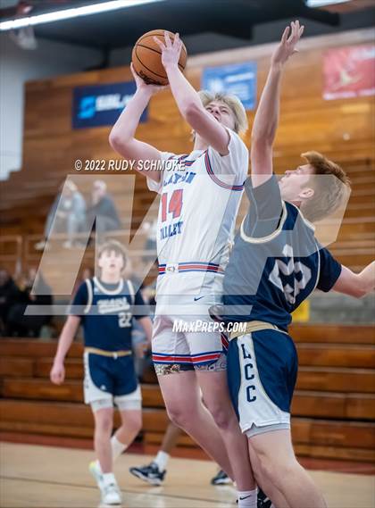 Thumbnail 2 in Clayton Valley Charter vs. La Costa Canyon (Torrey Pines Holiday Classic Tip-Off ) photogallery.