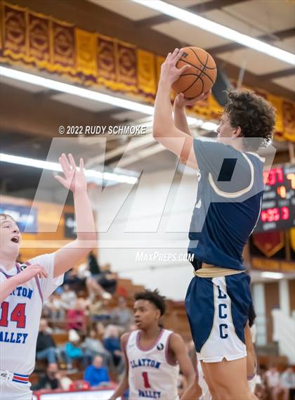 Thumbnail 3 in Clayton Valley Charter vs. La Costa Canyon (Torrey Pines Holiday Classic Tip-Off ) photogallery.