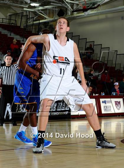Thumbnail 2 in Oakley College (Las Palmas de Gran Canaria, Spain) vs. King (MaxPreps Holiday Classic) photogallery.
