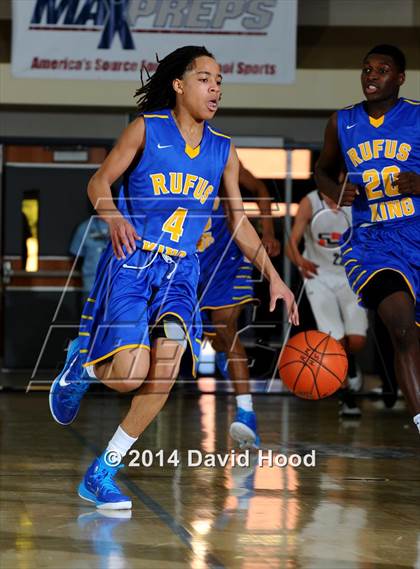 Thumbnail 1 in Oakley College (Las Palmas de Gran Canaria, Spain) vs. King (MaxPreps Holiday Classic) photogallery.