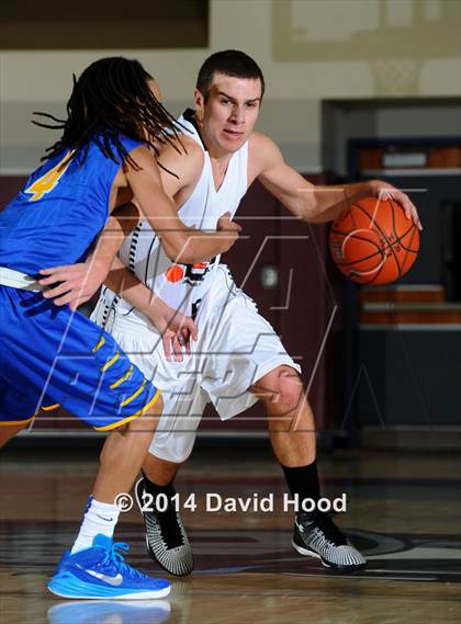 Thumbnail 2 in Oakley College (Las Palmas de Gran Canaria, Spain) vs. King (MaxPreps Holiday Classic) photogallery.