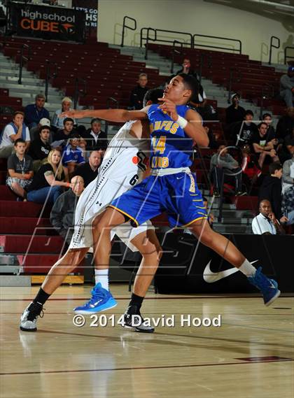 Thumbnail 2 in Oakley College (Las Palmas de Gran Canaria, Spain) vs. King (MaxPreps Holiday Classic) photogallery.