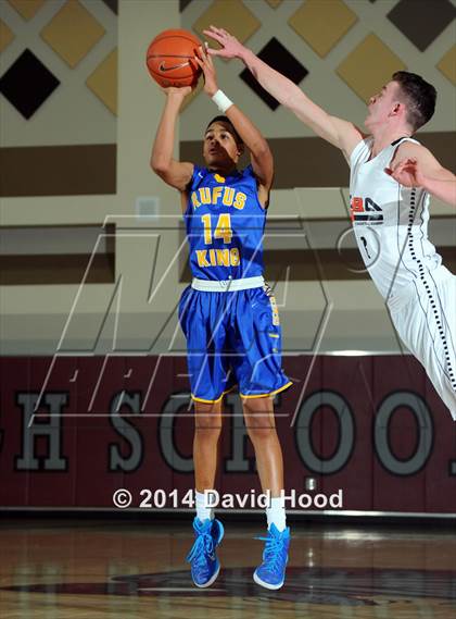 Thumbnail 3 in Oakley College (Las Palmas de Gran Canaria, Spain) vs. King (MaxPreps Holiday Classic) photogallery.