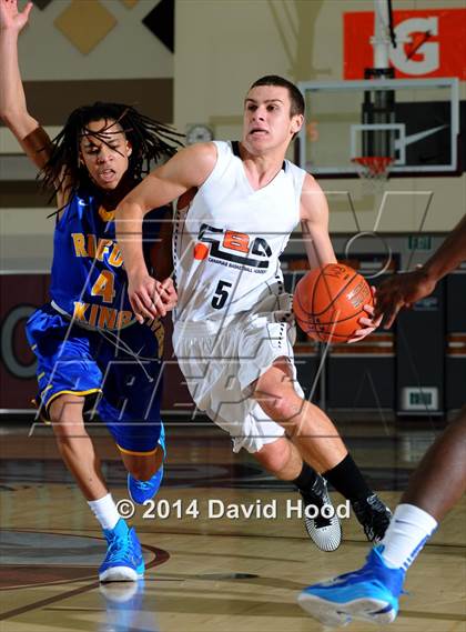 Thumbnail 3 in Oakley College (Las Palmas de Gran Canaria, Spain) vs. King (MaxPreps Holiday Classic) photogallery.