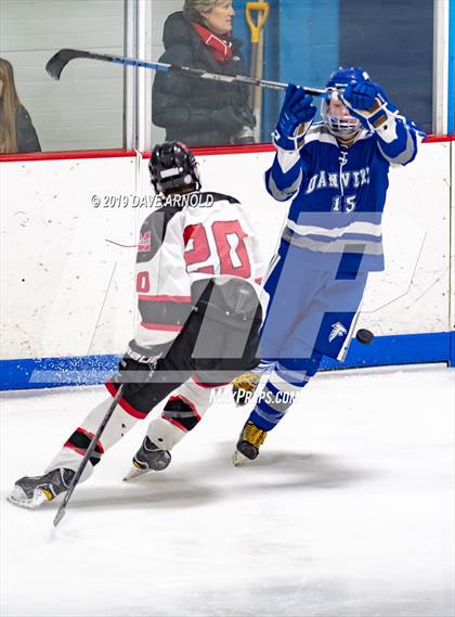 Thumbnail 3 in Danvers vs Marblehead (MIAA Division 2 North Quarterfinal) photogallery.