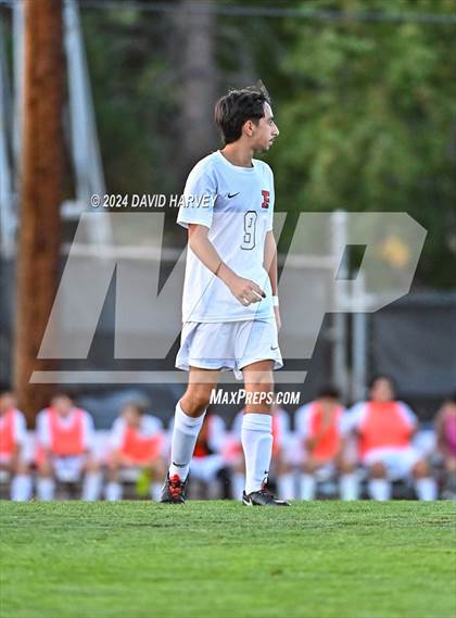 Thumbnail 2 in Lakewood vs Pomona photogallery.