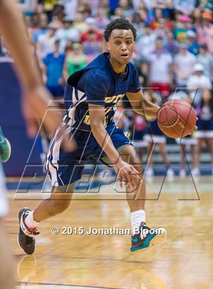 Thumbnail 2 in Notre Dame Catholic vs. Weaver (CIAC Class M Final) photogallery.