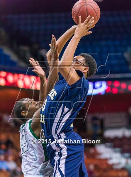 Thumbnail 2 in Notre Dame Catholic vs. Weaver (CIAC Class M Final) photogallery.