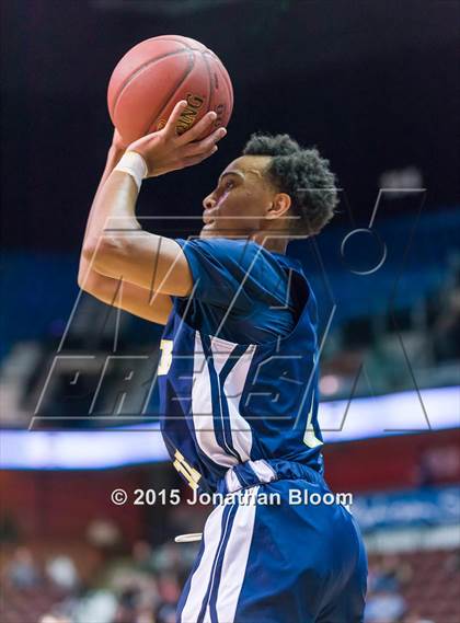 Thumbnail 2 in Notre Dame Catholic vs. Weaver (CIAC Class M Final) photogallery.