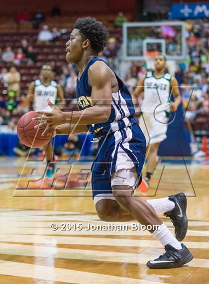 Thumbnail 3 in Notre Dame Catholic vs. Weaver (CIAC Class M Final) photogallery.