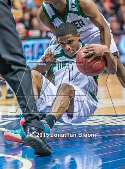 Thumbnail 3 in Notre Dame Catholic vs. Weaver (CIAC Class M Final) photogallery.