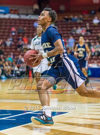 Thumbnail 1 in Notre Dame Catholic vs. Weaver (CIAC Class M Final) photogallery.