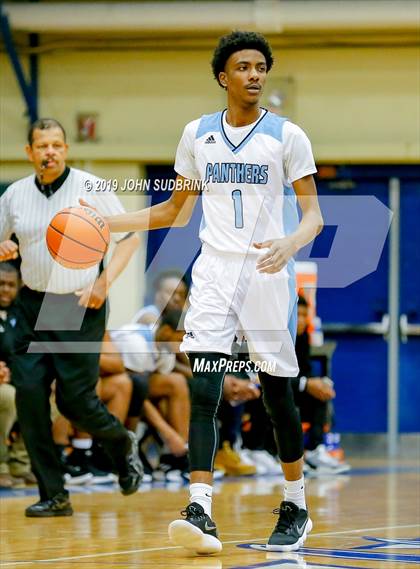 Thumbnail 2 in Washington County (Plymouth) vs Deep Creek (Robert L. Vaughan Border Clash Basketball Invitational) photogallery.