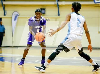 Thumbnail 1 in Washington County (Plymouth) vs Deep Creek (Robert L. Vaughan Border Clash Basketball Invitational) photogallery.