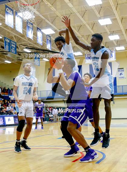 Thumbnail 3 in Washington County (Plymouth) vs Deep Creek (Robert L. Vaughan Border Clash Basketball Invitational) photogallery.