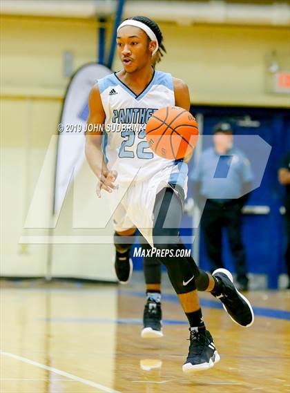 Thumbnail 3 in Washington County (Plymouth) vs Deep Creek (Robert L. Vaughan Border Clash Basketball Invitational) photogallery.