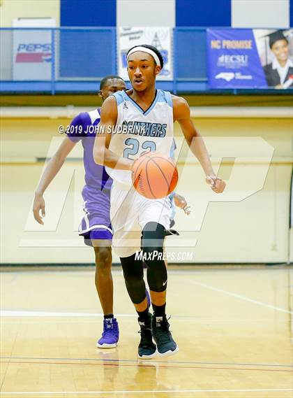 Thumbnail 2 in Washington County (Plymouth) vs Deep Creek (Robert L. Vaughan Border Clash Basketball Invitational) photogallery.