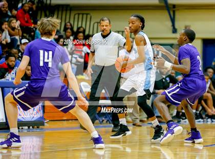 Thumbnail 3 in Washington County (Plymouth) vs Deep Creek (Robert L. Vaughan Border Clash Basketball Invitational) photogallery.