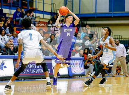 Thumbnail 3 in Washington County (Plymouth) vs Deep Creek (Robert L. Vaughan Border Clash Basketball Invitational) photogallery.