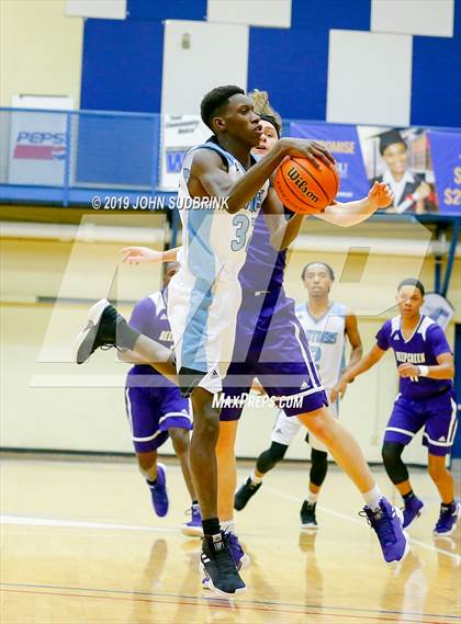 Thumbnail 2 in Washington County (Plymouth) vs Deep Creek (Robert L. Vaughan Border Clash Basketball Invitational) photogallery.