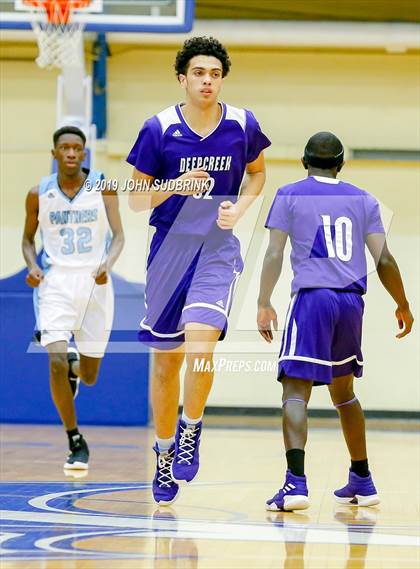 Thumbnail 2 in Washington County (Plymouth) vs Deep Creek (Robert L. Vaughan Border Clash Basketball Invitational) photogallery.