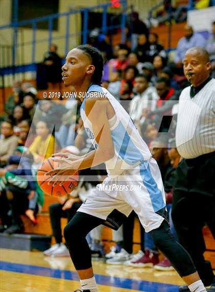Thumbnail 2 in Washington County (Plymouth) vs Deep Creek (Robert L. Vaughan Border Clash Basketball Invitational) photogallery.