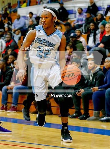 Thumbnail 2 in Washington County (Plymouth) vs Deep Creek (Robert L. Vaughan Border Clash Basketball Invitational) photogallery.