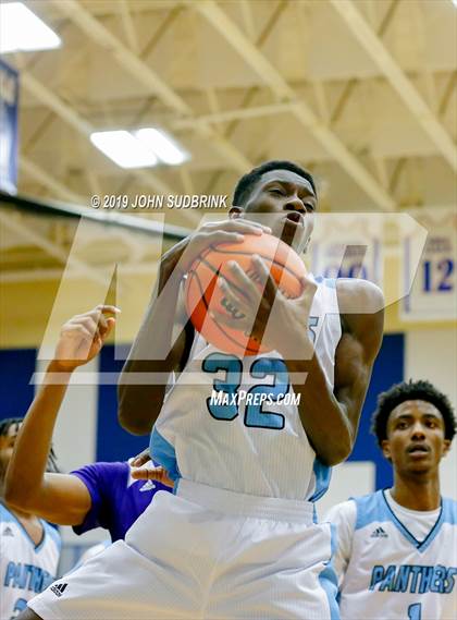 Thumbnail 1 in Washington County (Plymouth) vs Deep Creek (Robert L. Vaughan Border Clash Basketball Invitational) photogallery.