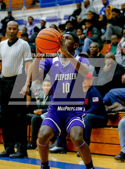 Thumbnail 2 in Washington County (Plymouth) vs Deep Creek (Robert L. Vaughan Border Clash Basketball Invitational) photogallery.