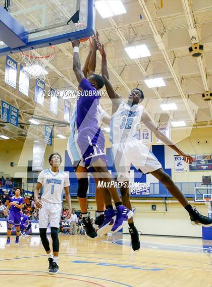 Thumbnail 3 in Washington County (Plymouth) vs Deep Creek (Robert L. Vaughan Border Clash Basketball Invitational) photogallery.