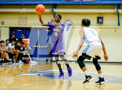 Thumbnail 1 in Washington County (Plymouth) vs Deep Creek (Robert L. Vaughan Border Clash Basketball Invitational) photogallery.