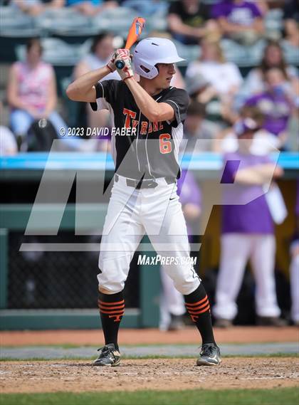 Thumbnail 1 in Bishop Guilfoyle vs. Tyrone photogallery.
