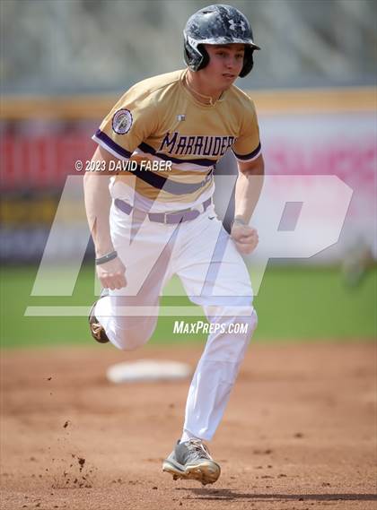 Thumbnail 3 in Bishop Guilfoyle vs. Tyrone photogallery.
