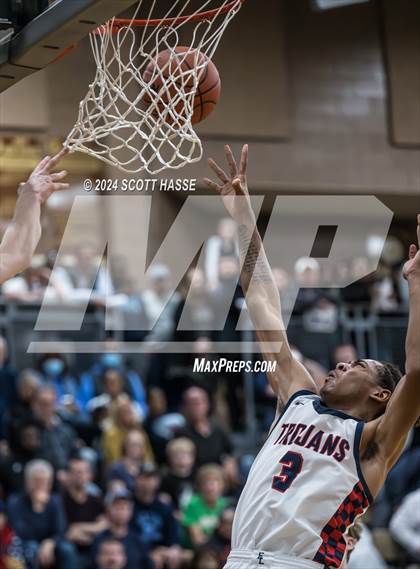 Thumbnail 2 in East Lansing vs. Ann Arbor Huron  (MHSAA Division 1 Quarter Final) photogallery.