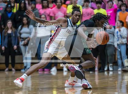 Thumbnail 2 in East Lansing vs. Ann Arbor Huron  (MHSAA Division 1 Quarter Final) photogallery.