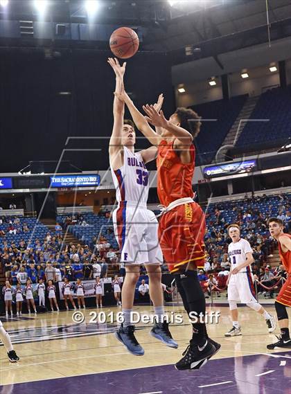Thumbnail 2 in Folsom vs. Jesuit (CIF SJS D1 Semifinal) photogallery.