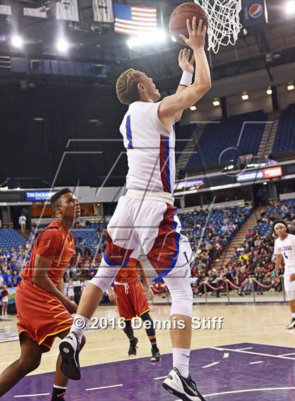 Thumbnail 2 in Folsom vs. Jesuit (CIF SJS D1 Semifinal) photogallery.