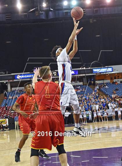 Thumbnail 2 in Folsom vs. Jesuit (CIF SJS D1 Semifinal) photogallery.