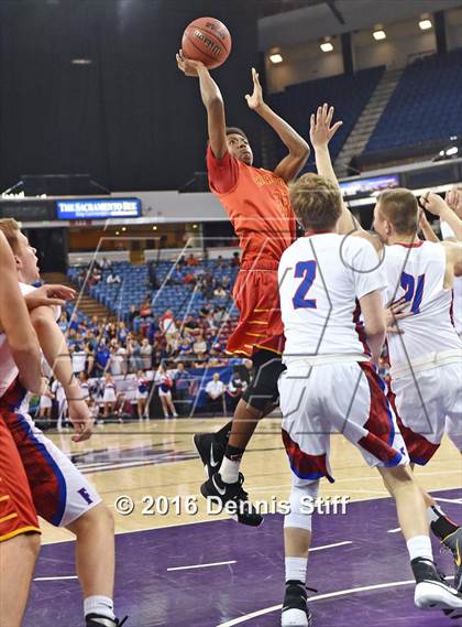 Thumbnail 3 in Folsom vs. Jesuit (CIF SJS D1 Semifinal) photogallery.