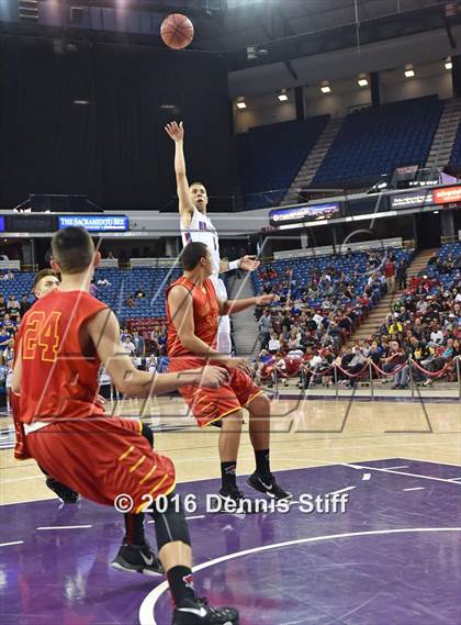 Thumbnail 2 in Folsom vs. Jesuit (CIF SJS D1 Semifinal) photogallery.