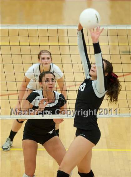 Thumbnail 2 in Torrey Pines vs. Rancho Buena Vista (CIF SDS D1 Final) photogallery.