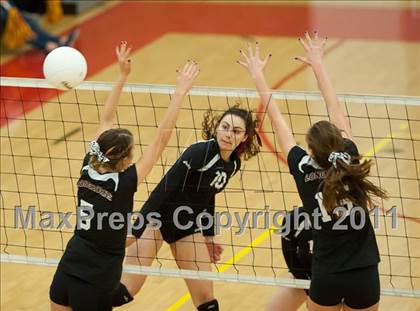 Thumbnail 3 in Torrey Pines vs. Rancho Buena Vista (CIF SDS D1 Final) photogallery.