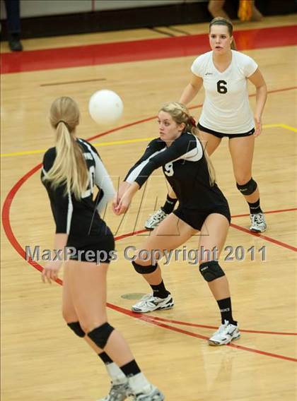 Thumbnail 3 in Torrey Pines vs. Rancho Buena Vista (CIF SDS D1 Final) photogallery.