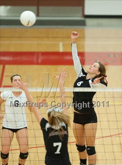 Thumbnail 3 in Torrey Pines vs. Rancho Buena Vista (CIF SDS D1 Final) photogallery.