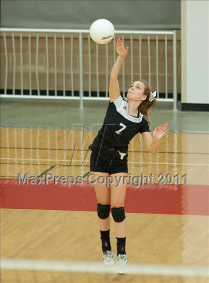 Thumbnail 3 in Torrey Pines vs. Rancho Buena Vista (CIF SDS D1 Final) photogallery.