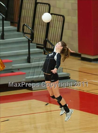Thumbnail 2 in Torrey Pines vs. Rancho Buena Vista (CIF SDS D1 Final) photogallery.