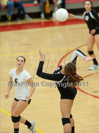 Thumbnail 1 in Torrey Pines vs. Rancho Buena Vista (CIF SDS D1 Final) photogallery.