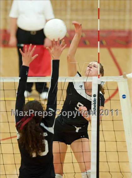 Thumbnail 3 in Torrey Pines vs. Rancho Buena Vista (CIF SDS D1 Final) photogallery.