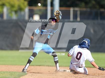Thumbnail 3 in Salesian vs La Salle photogallery.