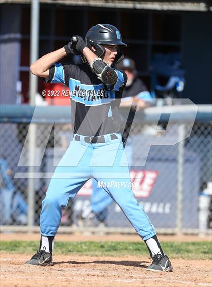 Thumbnail 3 in Salesian vs La Salle photogallery.